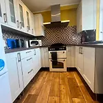 4 Bed Terraced House In Staple Hill Free Parking *
