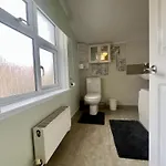 4 Bed Terraced House In Staple Hill Free Parking * Бристоль
