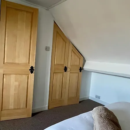 4 Bed Terraced House In Staple Hill Free Parking *