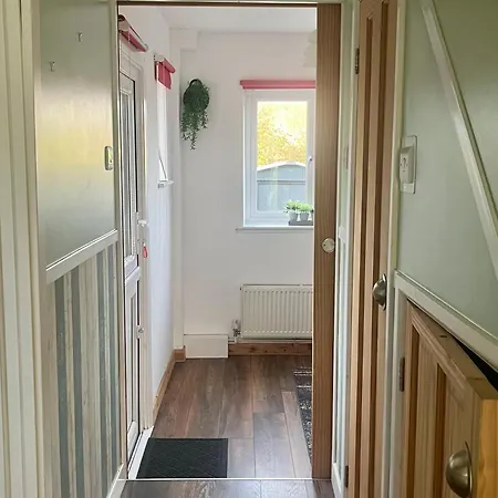 4 Bed Terraced House In Staple Hill Free Parking *