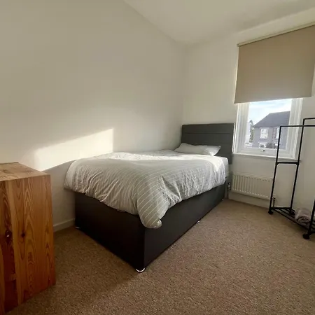 4 Bed Terraced House In Staple Hill Free Parking * בריסטול