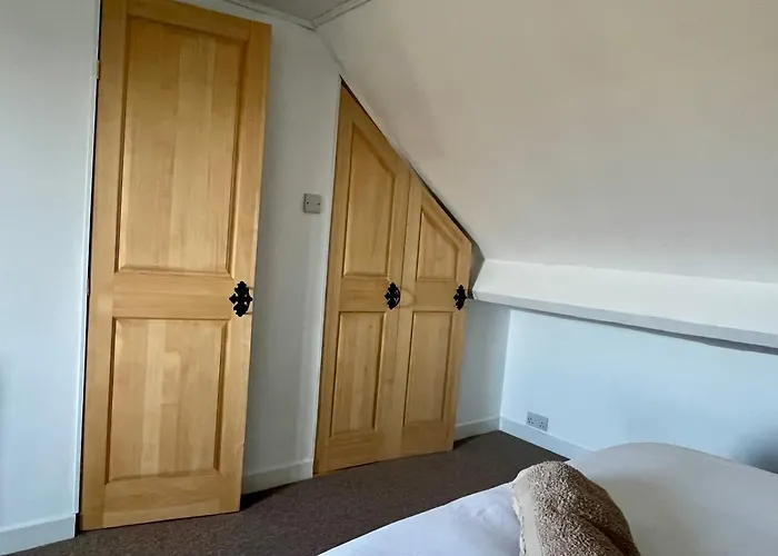 4 Bed Terraced House In Staple Hill Free Parking *