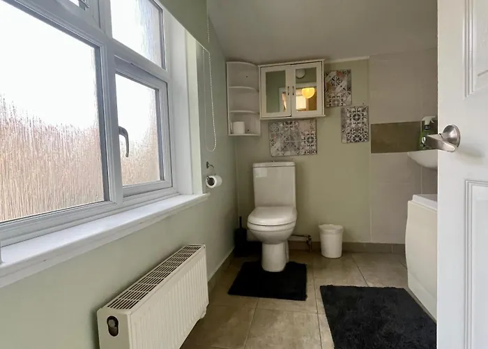 4 Bed Terraced House In Staple Hill Free Parking * בריסטול