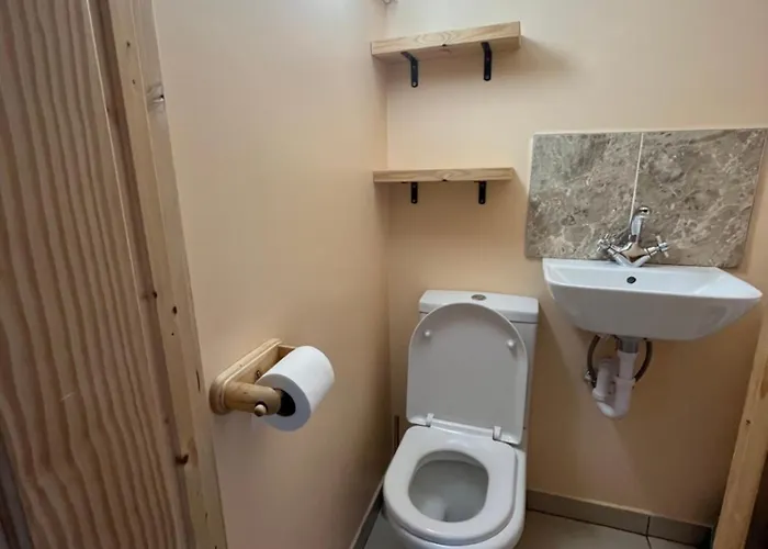 4 Bed Terraced House In Staple Hill Free Parking * בריסטול