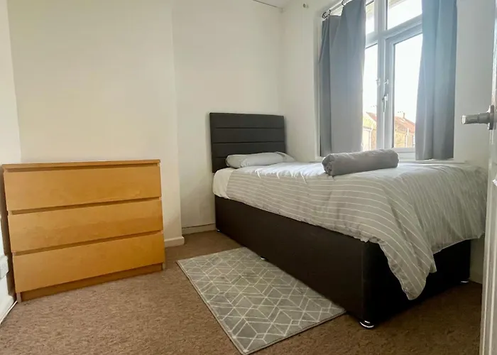 4 Bed Terraced House In Staple Hill Free Parking Apartamento *
