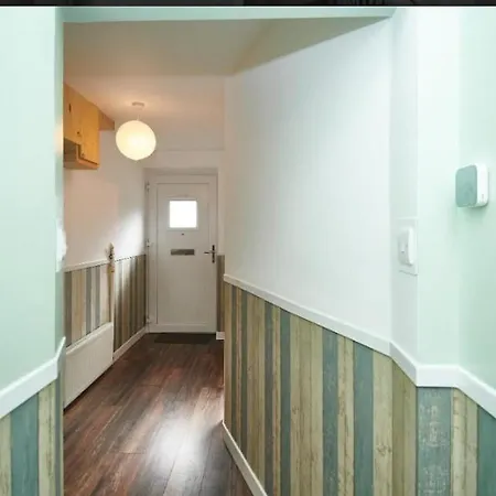 4 Bed Terraced House In Staple Hill Free Parking Bristol