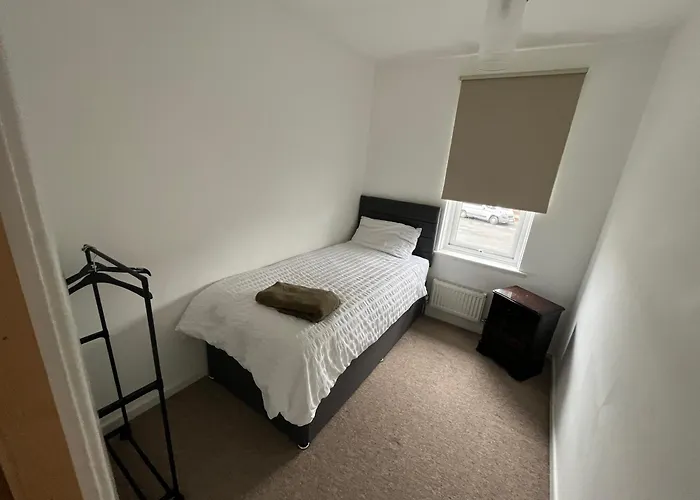 4 Bed Terraced House In Staple Hill Free Parking Apartment Bristol